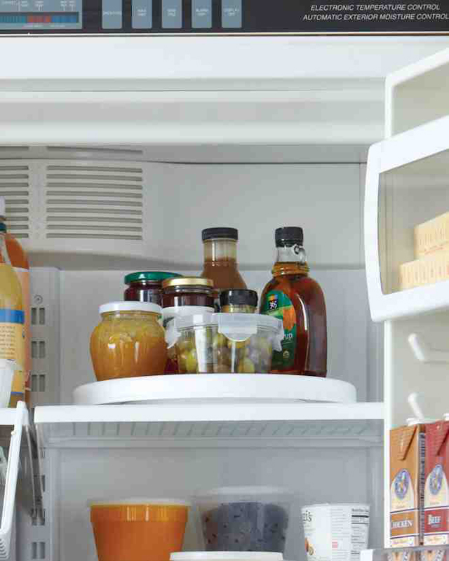 12-Tips-Tricks-For-Organizing-And-Cleaning-Your-Fridge-3