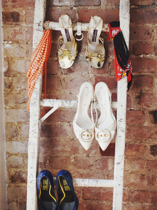 Use-an-old-ladder-to-hang-heeled-shoes-on