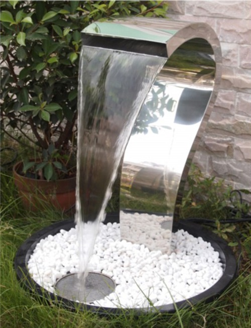 Water-Fountains-and-Waterfalls-to-Decorate-your-Home-and-Office-31
