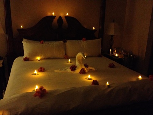 How-to-Decorate-a-Romantic-Home-Impressively-with-Candles-4