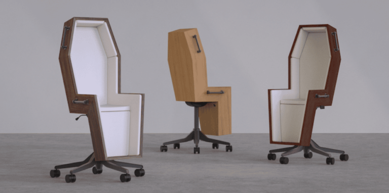 Les accros au travail peuvent s’asseoir dans cette chaise de bureau en forme de cercueil pour toujours
